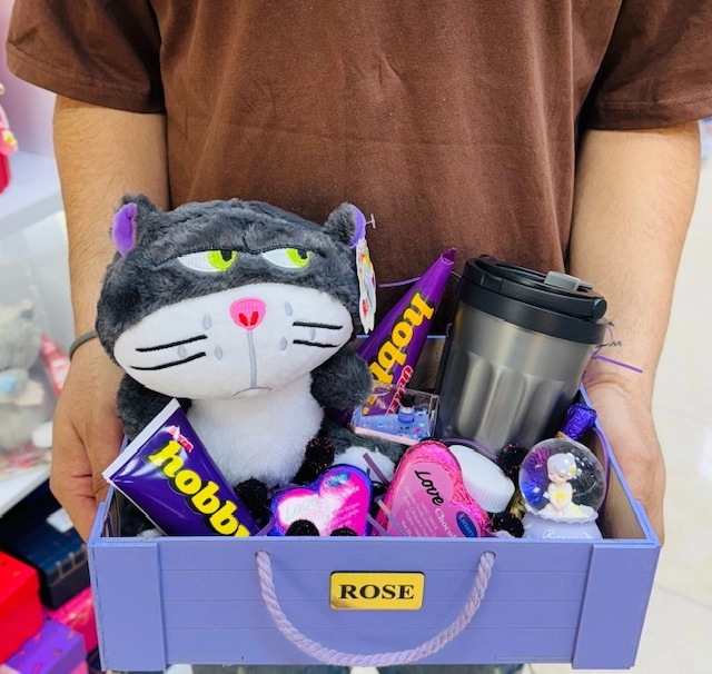 باکس سوپرایزی ولنتاین عروسک و کادویی