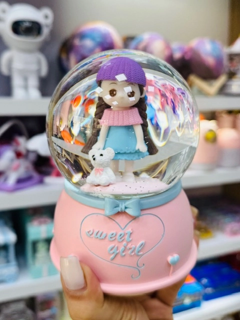 گوی موزیکال پمپی طرح دختر