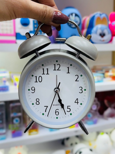 ساعت فانتزی رومیزی طرح کلاسیک