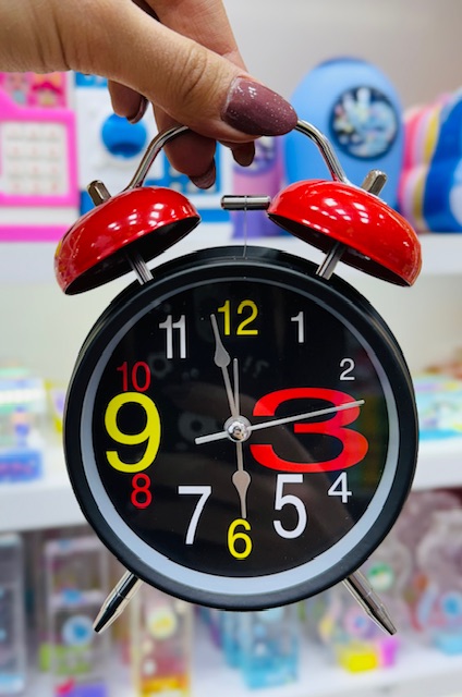 ساعت رومیزی فانتزی قرمز