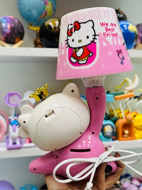 شب خواب و چراغ مطالعه کیتی